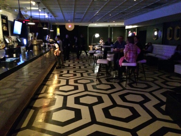 Groovy Floor Pattern