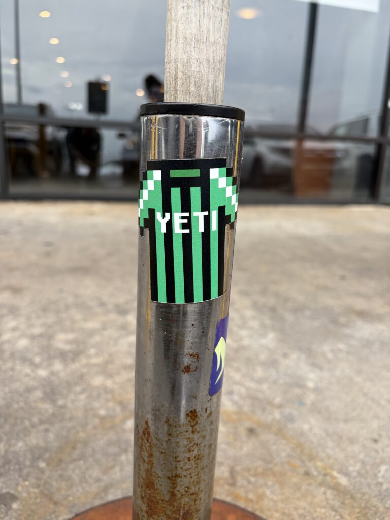 Pixel Verde Yeti